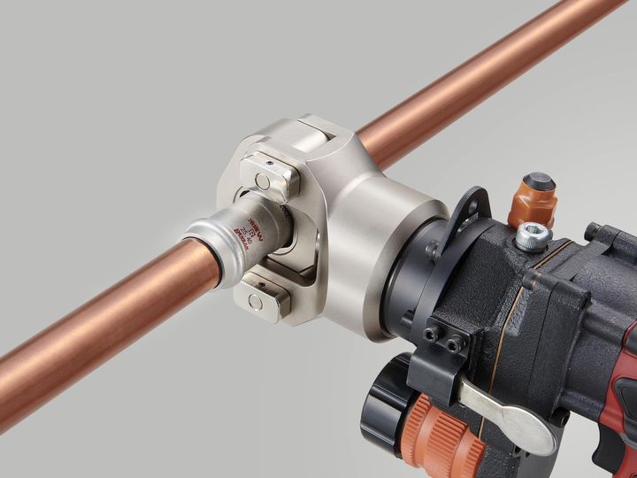 冷媒ダブルプレス」省力化が可能な火無し継手の開発ストーリー